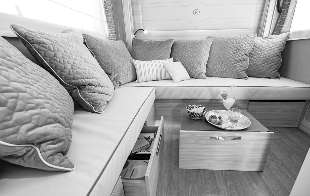 Camping Car Avec Salon Arriere Fleurette Discover 75LOFT Salon1
