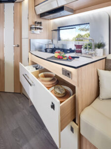 Camping Car Profile Florium Baxter 64ldf Option Pop Toit Relevable Cuisine